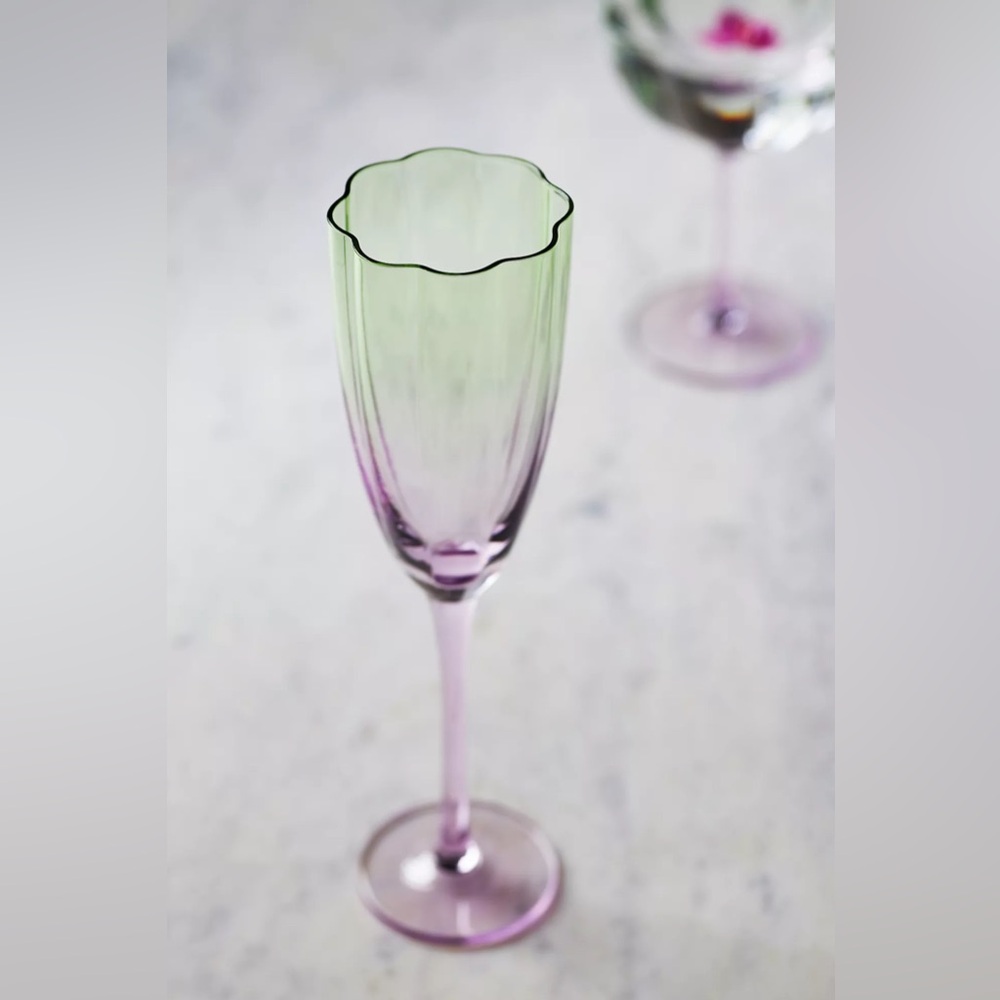 Anthropologie Lille Tulip Flower Scallop Champagne Glass  Flutes Set of 4 NWT